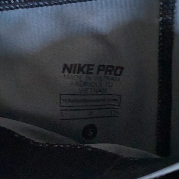 Nike Pro capri leggings - Picture 3 of 3